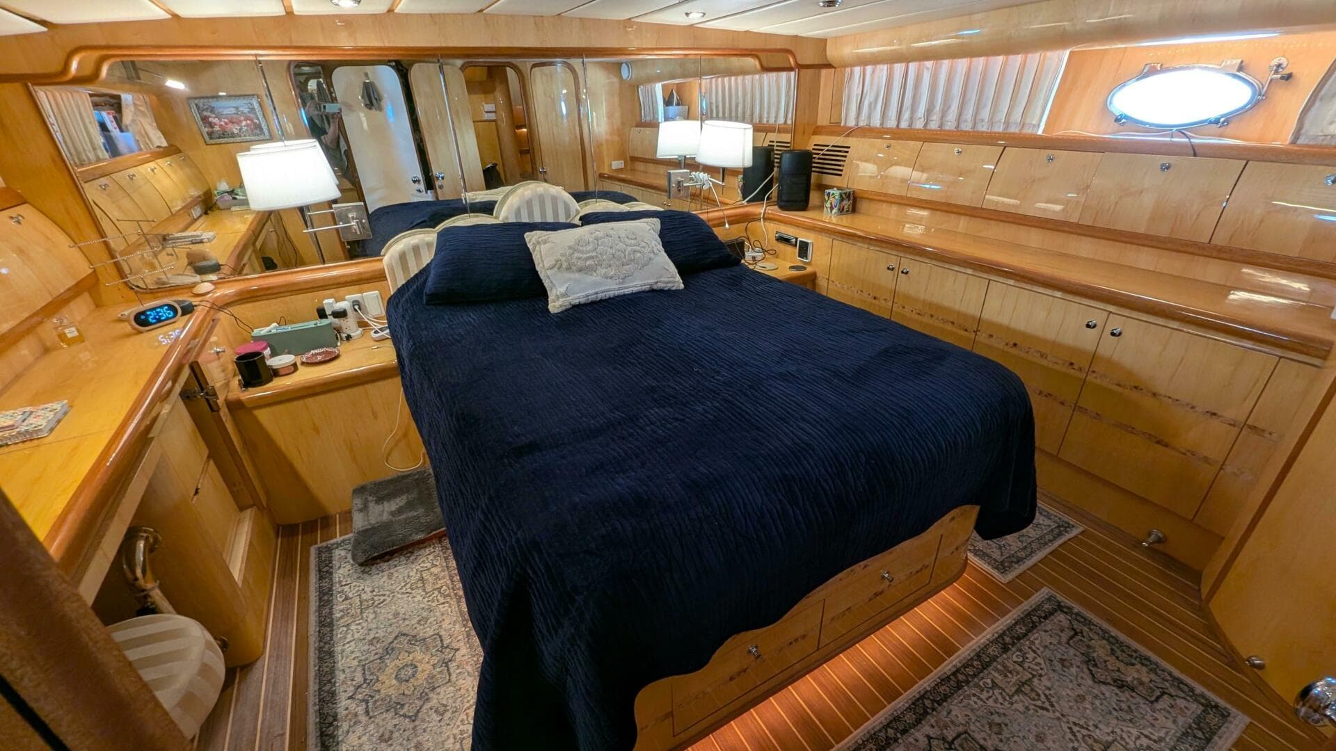2004 Johnson Motor Yacht