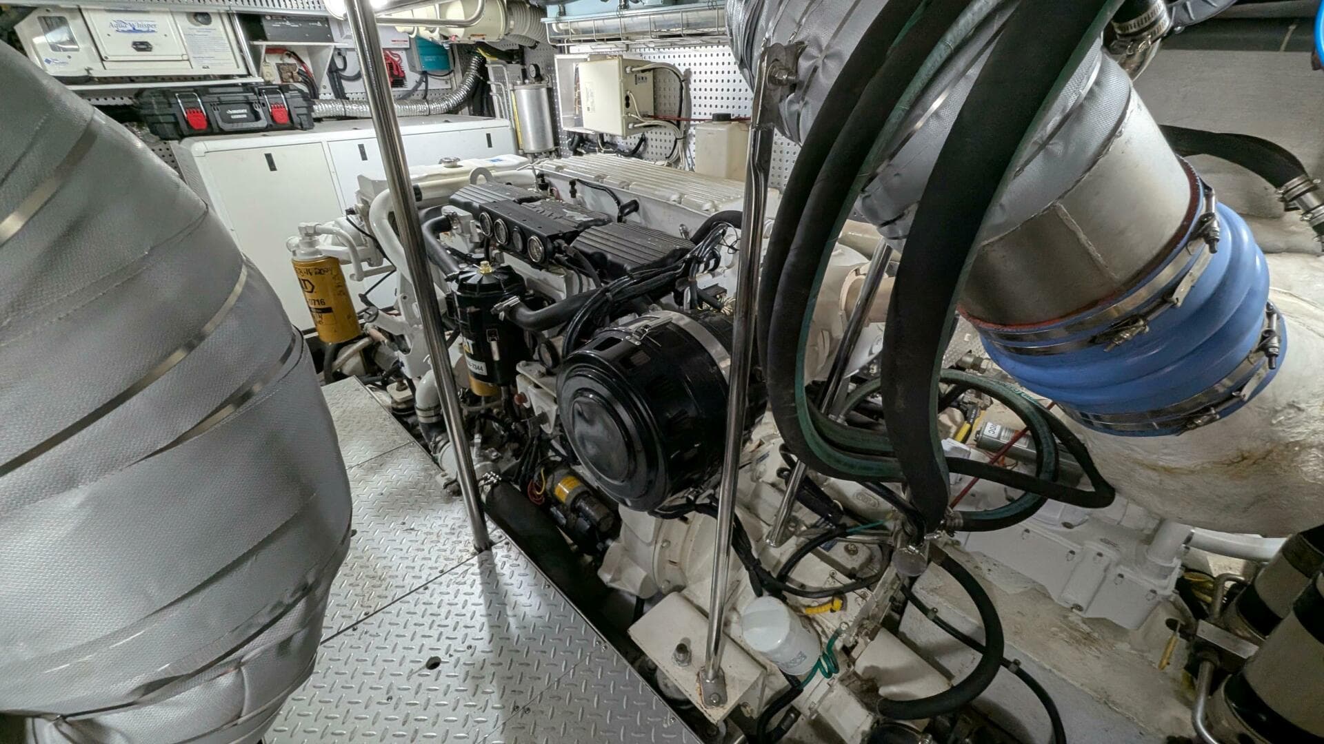 2004 Johnson Motor Yacht