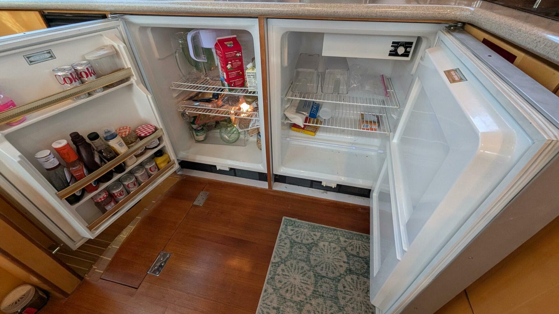 2004 Johnson Motor Yacht