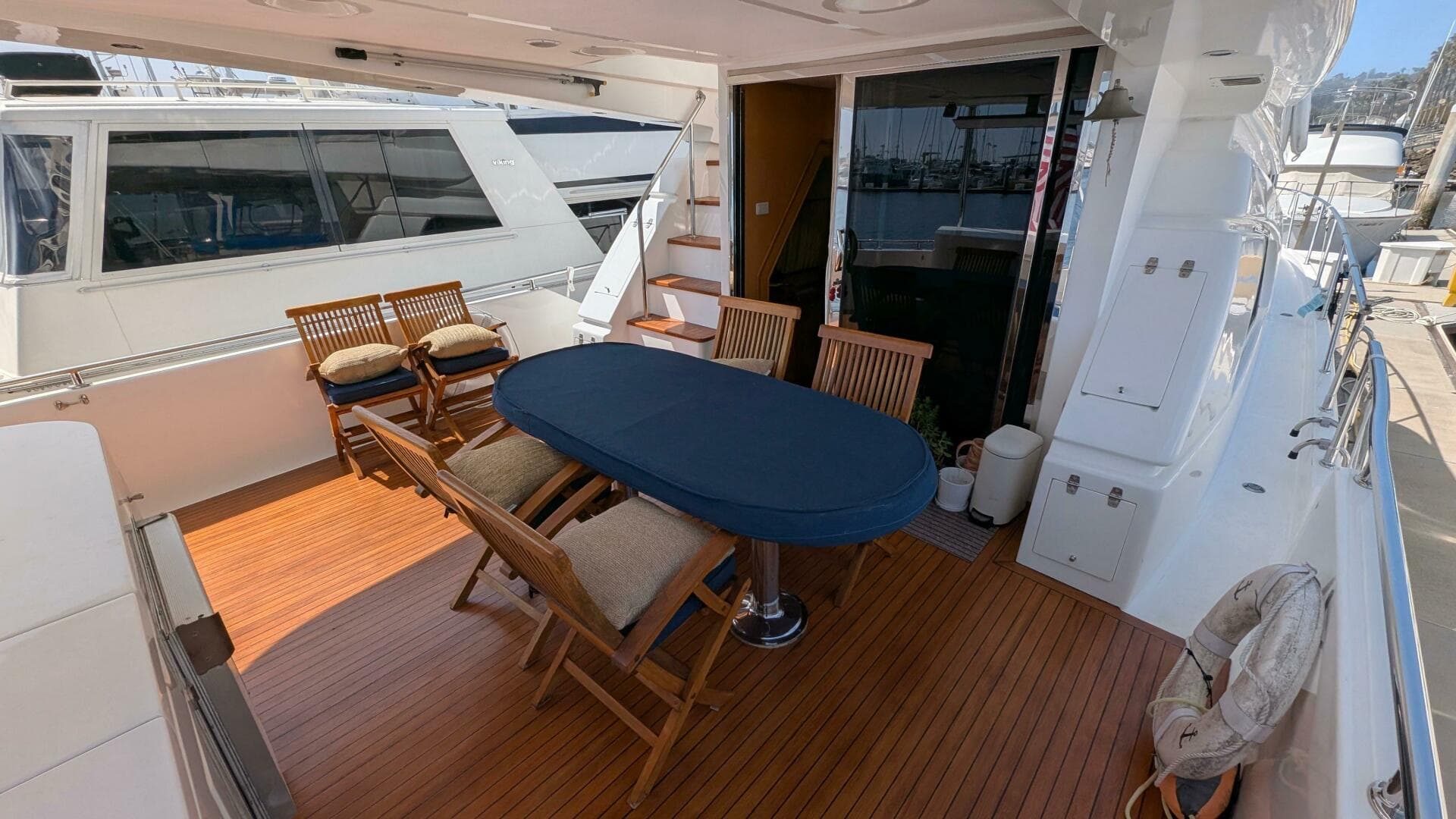 2004 Johnson Motor Yacht