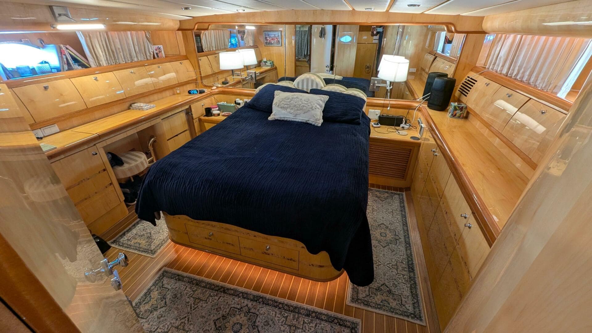 2004 Johnson Motor Yacht