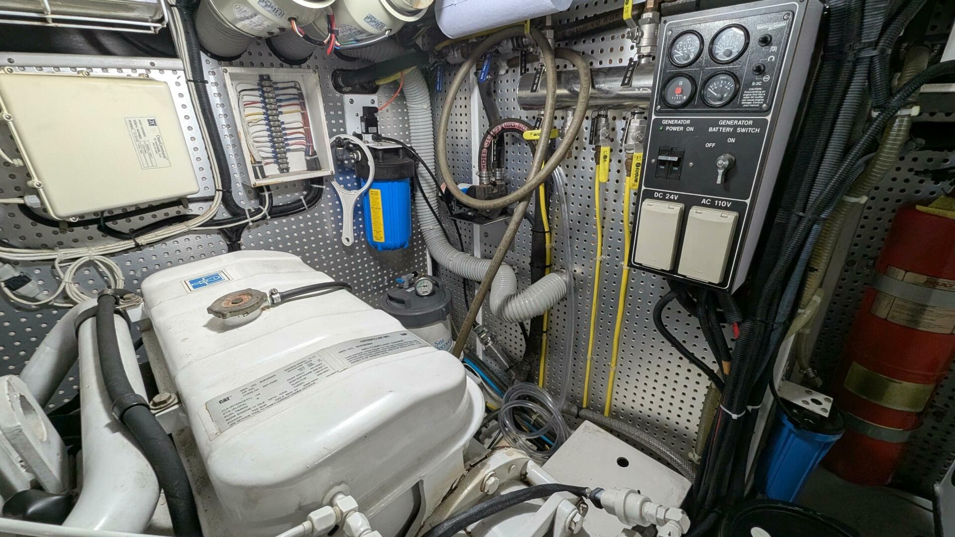 2004 Johnson Motor Yacht