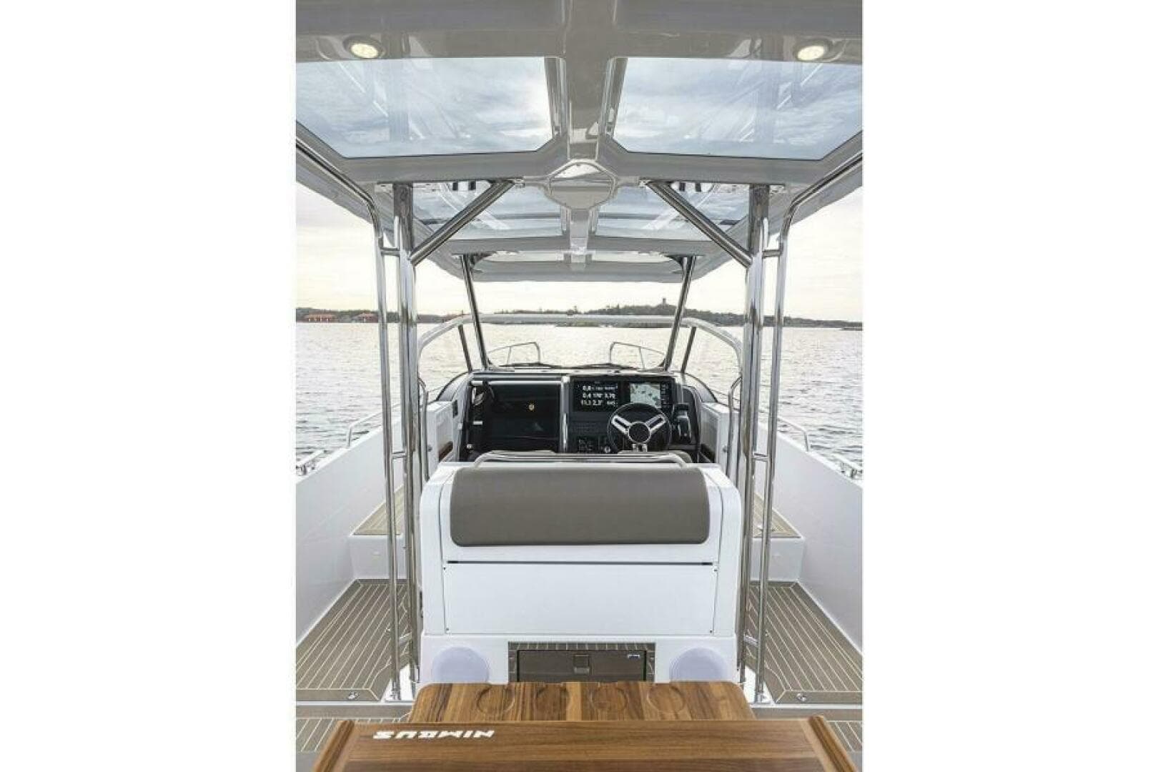 2025 Nimbus Tender 9