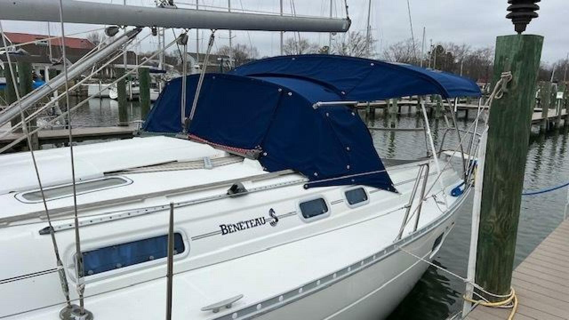 1999 Beneteau 