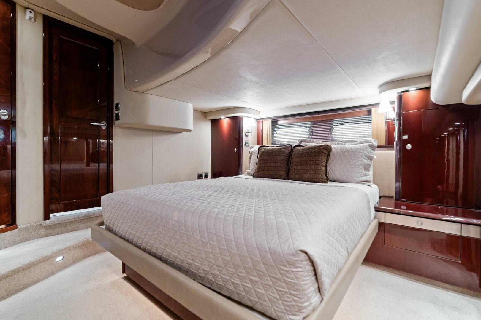 2007 Sea Ray 58 Sedan Bridge