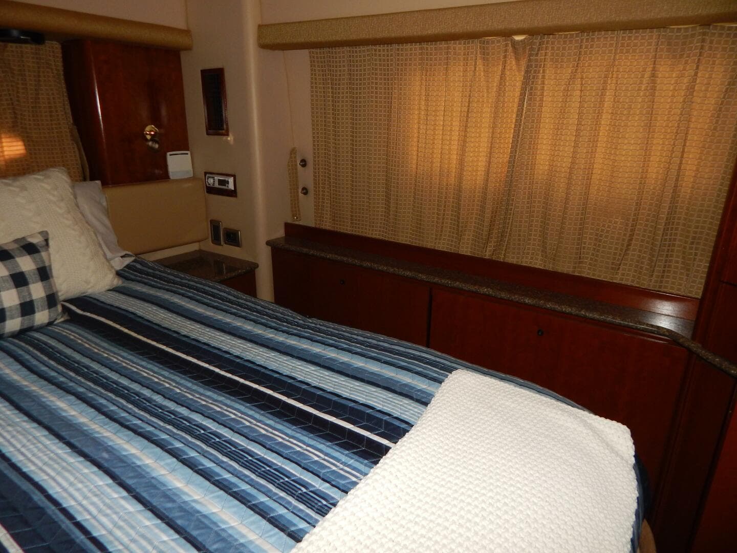 2005 Meridian 408 Motor Yacht