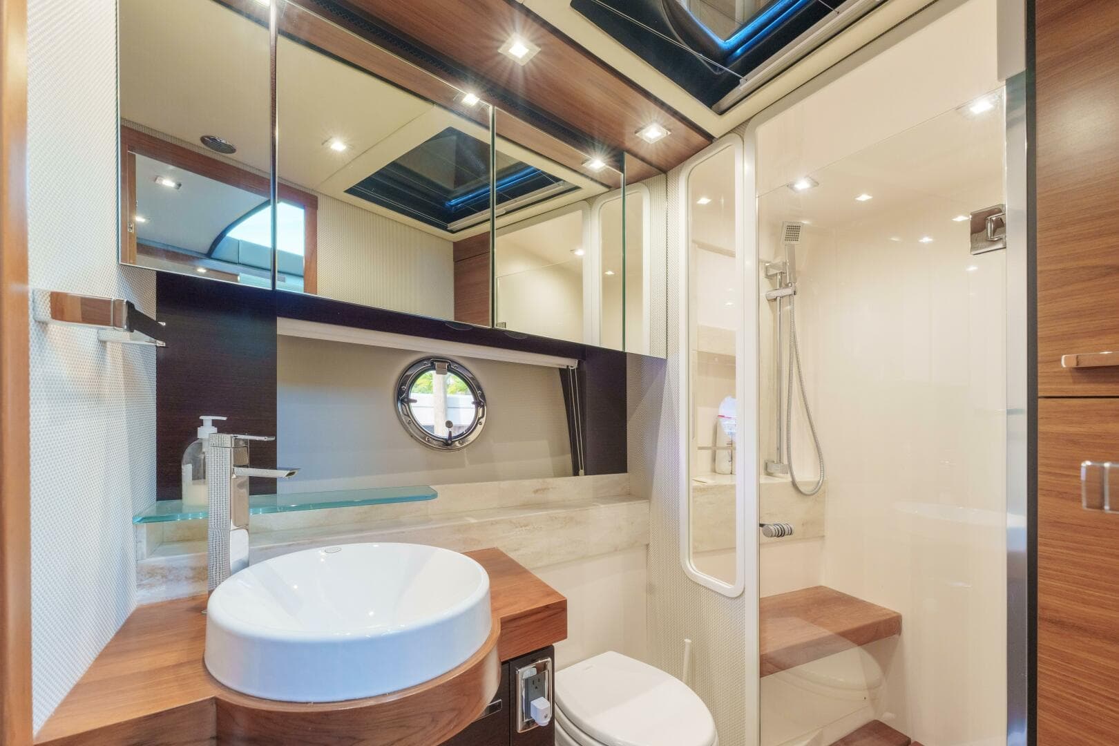 2017 Tiara Yachts C53 Coupe