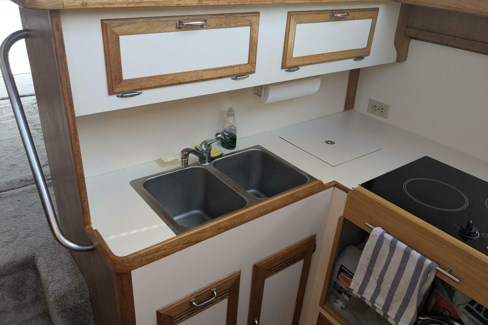 1988 Cape Dory 36 Flybridge Sedan Fast Trawler