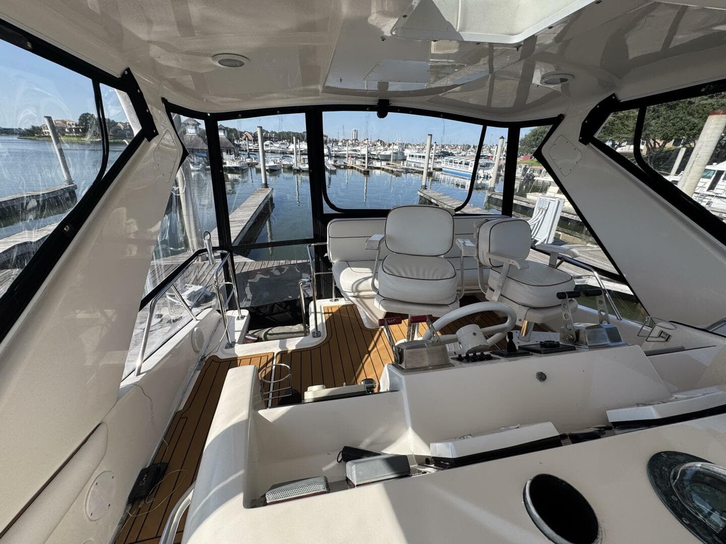 1998 Sea Ray 550 Sedan Bridge