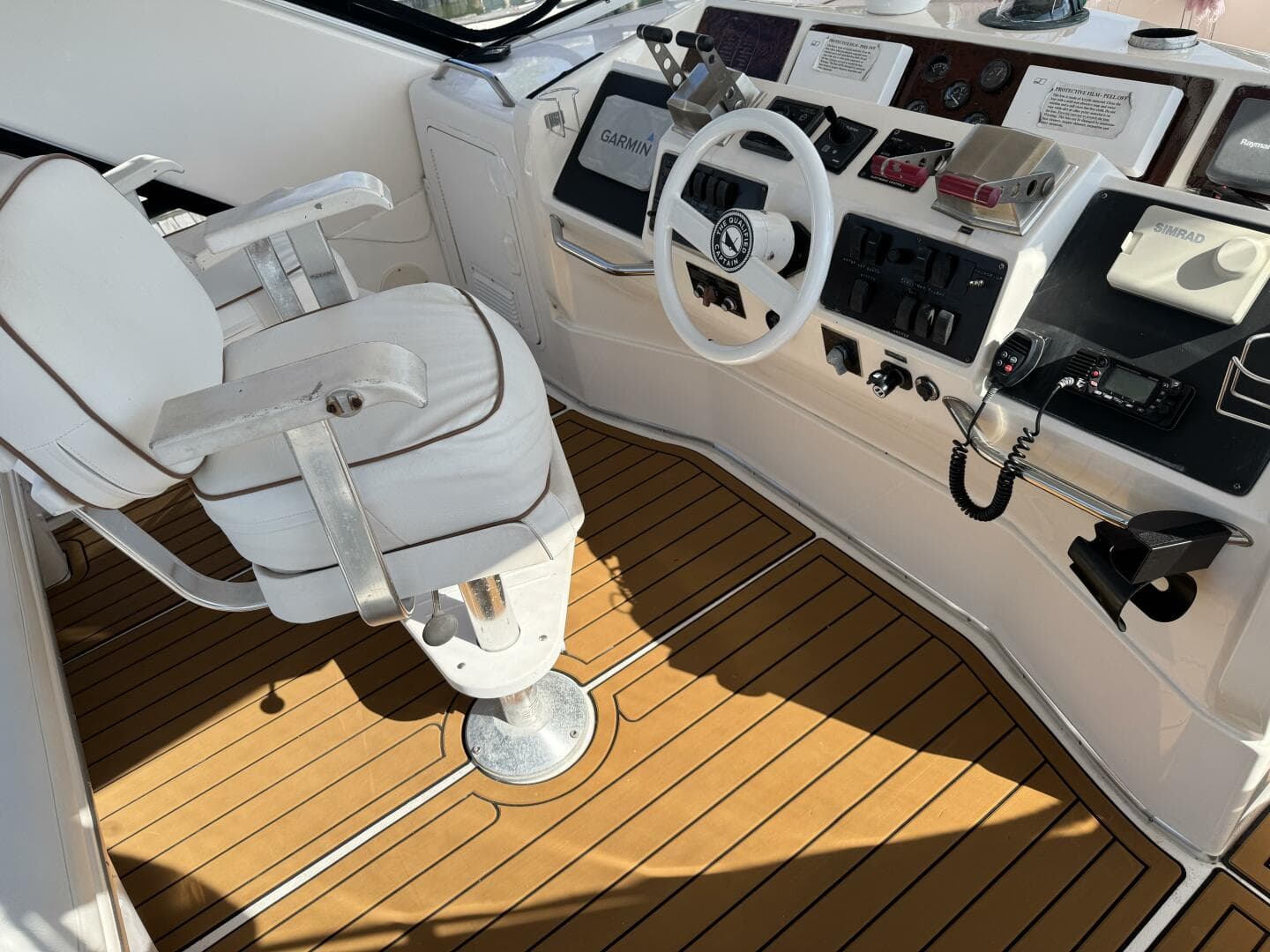 1998 Sea Ray 550 Sedan Bridge