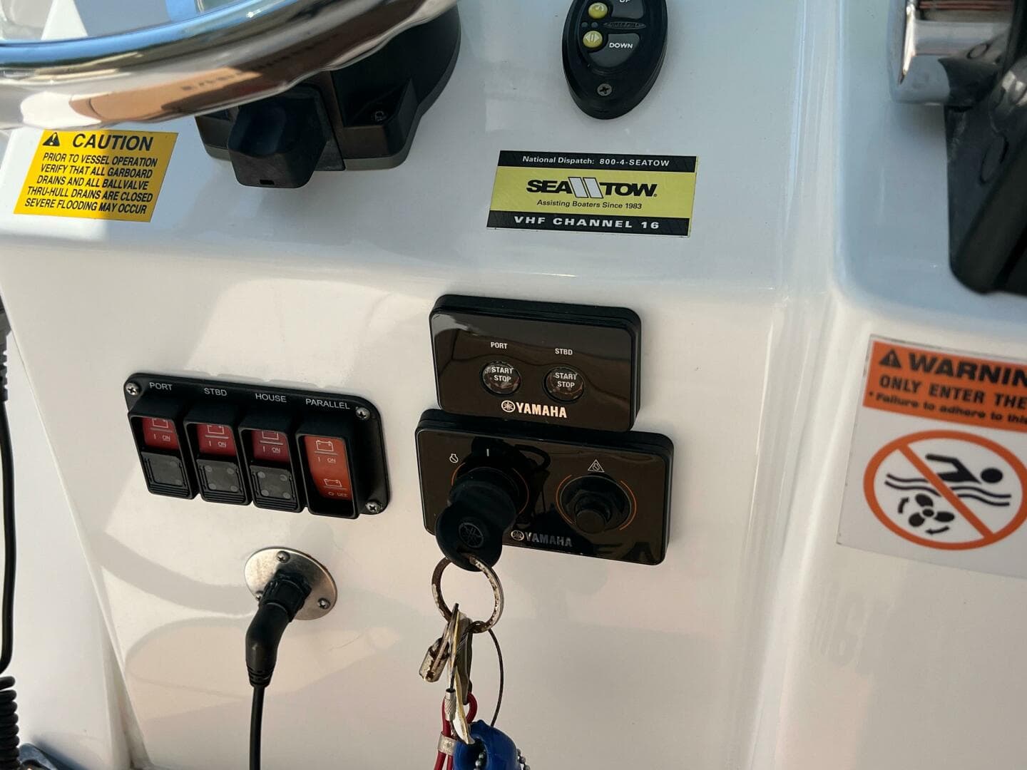 2019 Everglades 273 CC