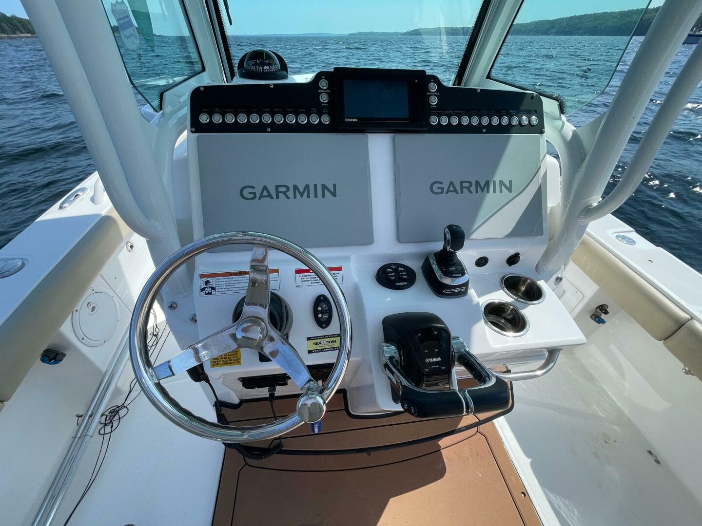 2019 Everglades 273 CC