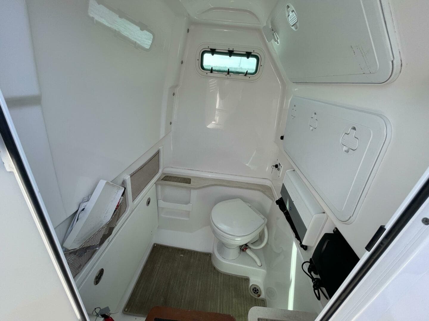 2019 Everglades 273 CC