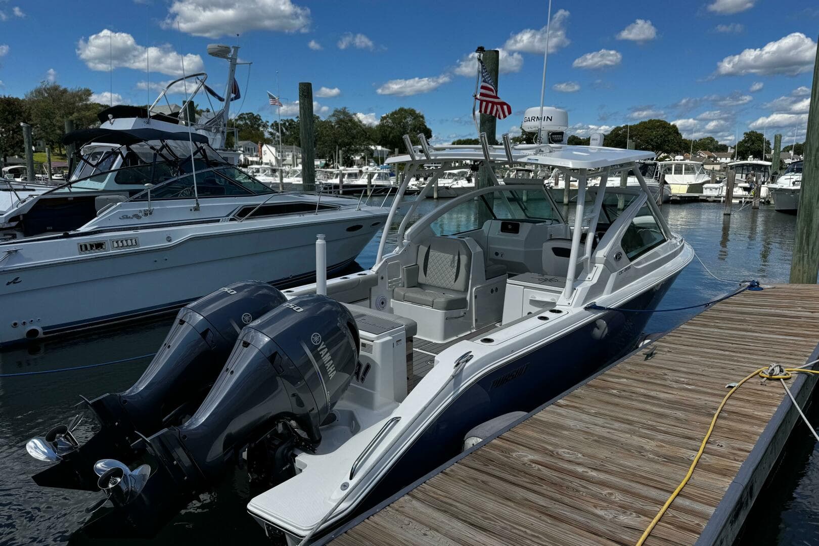 2023 Pursuit DC 266 Dual Console