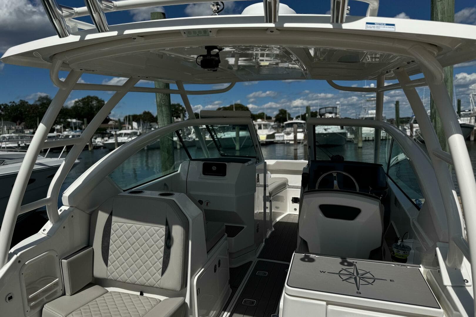 2023 Pursuit DC 266 Dual Console