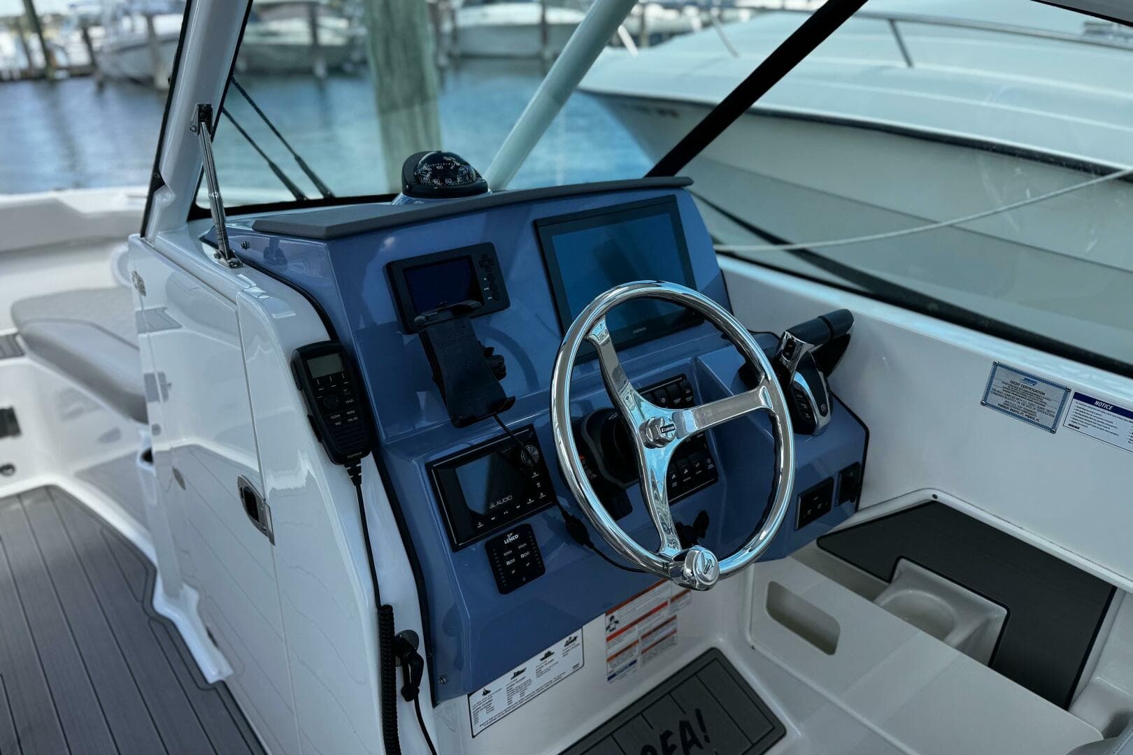 2023 Pursuit DC 266 Dual Console