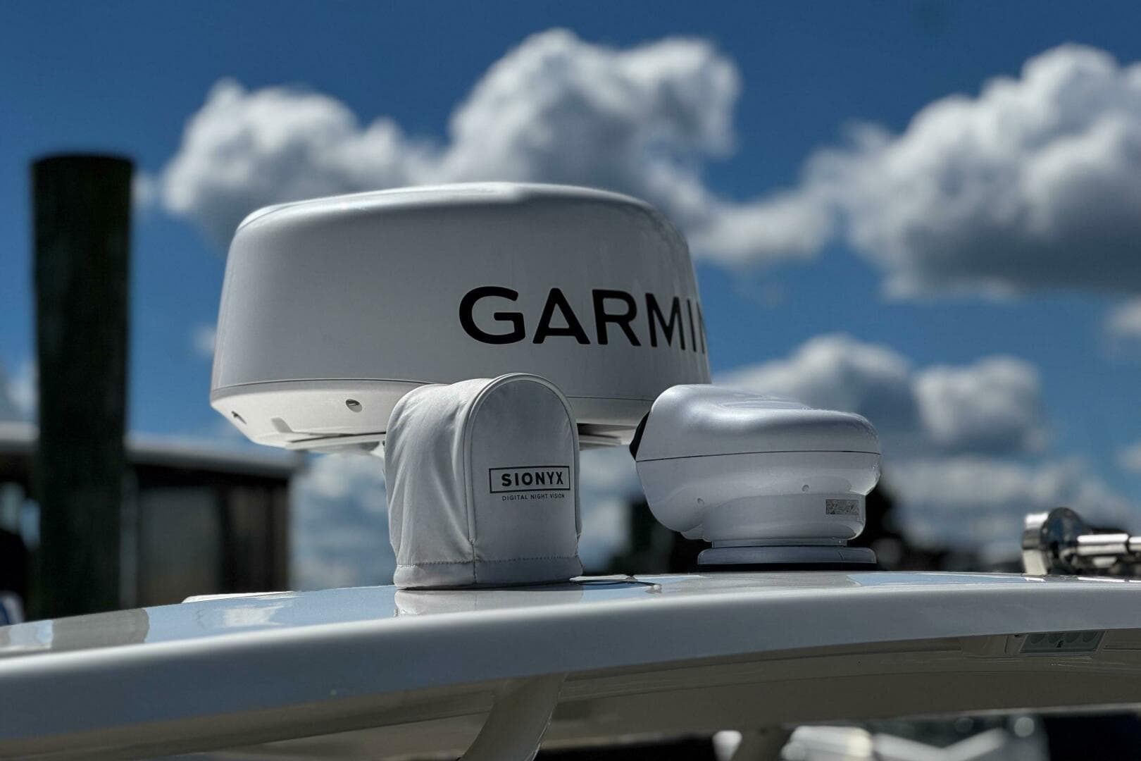 2023 Pursuit DC 266 Dual Console