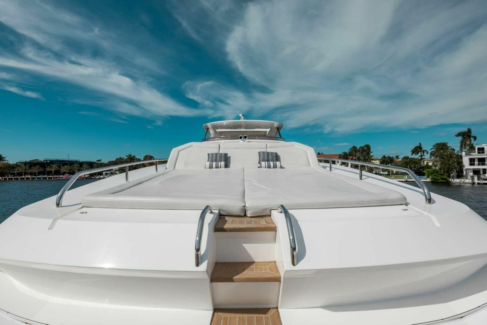 2018 Sunseeker 95 yacht