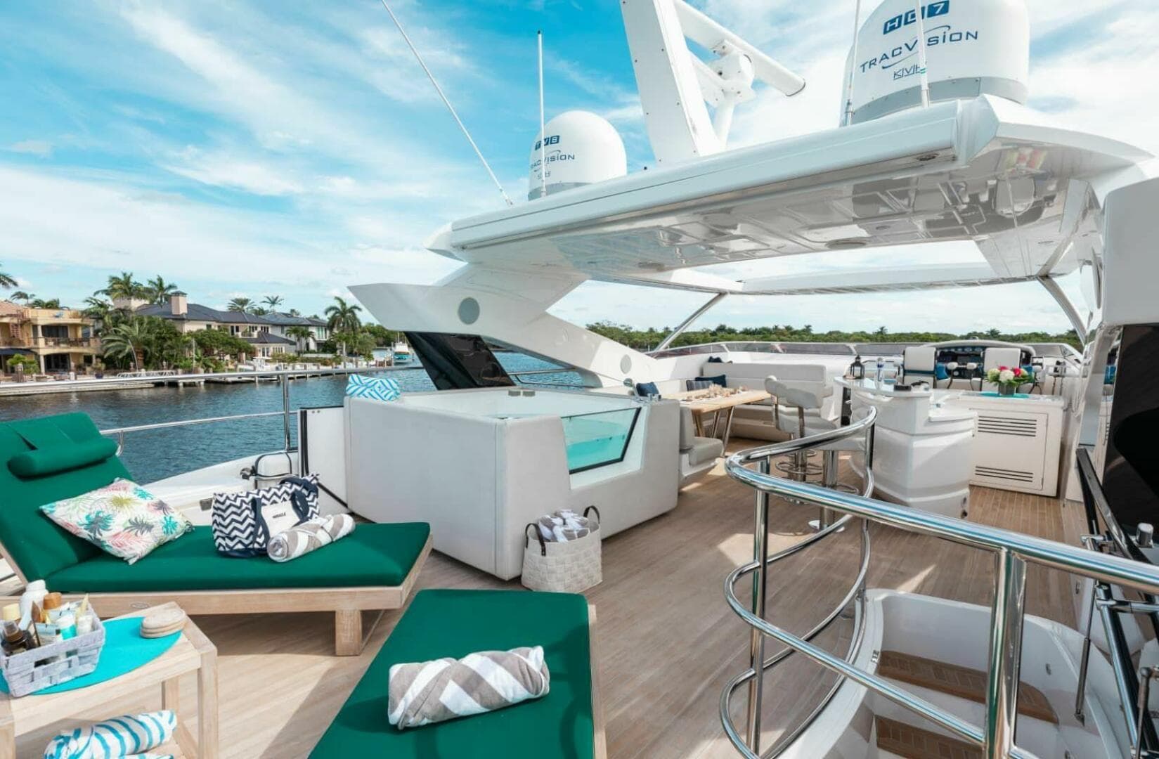 2018 Sunseeker 95 yacht