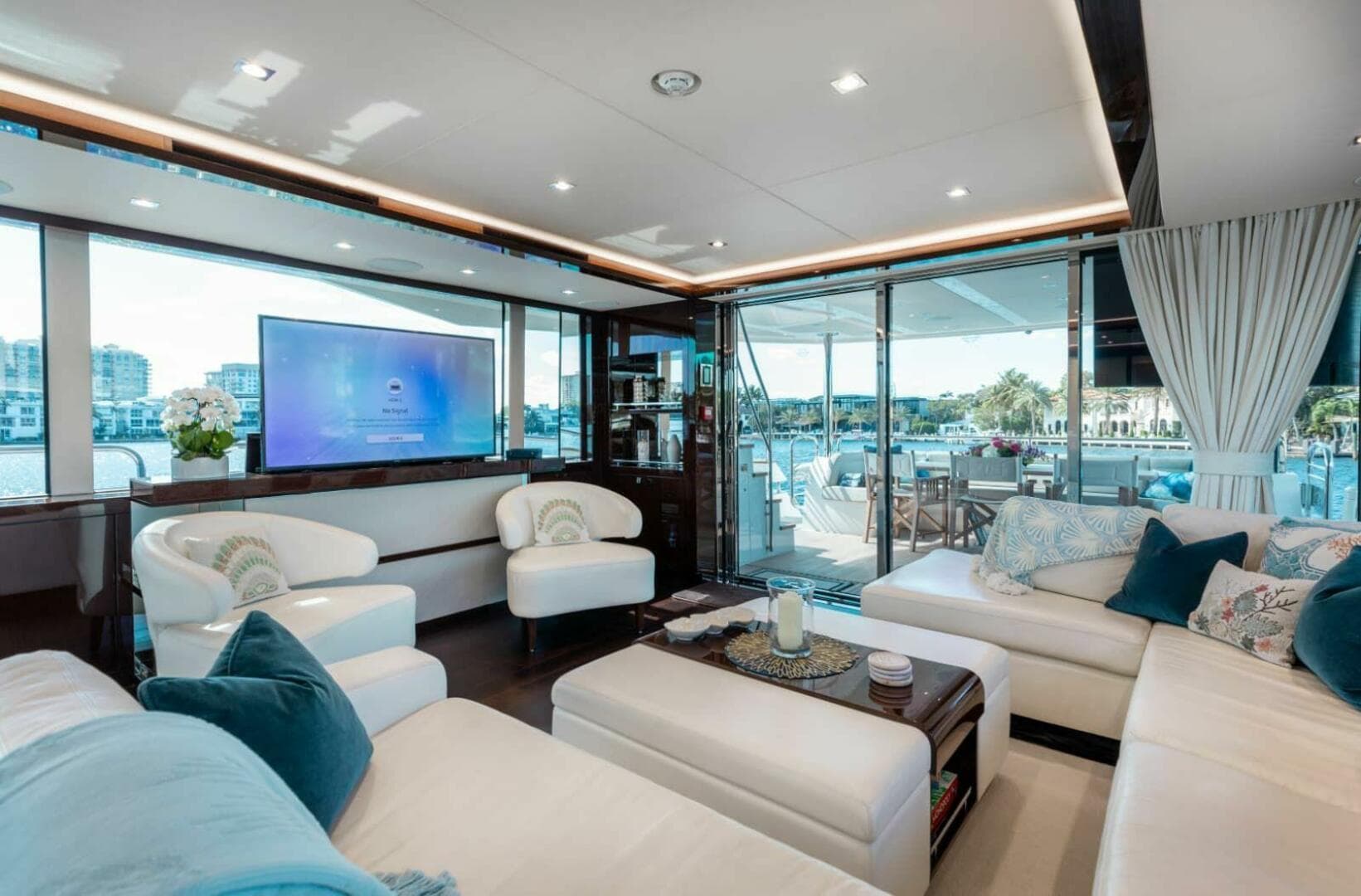 2018 Sunseeker 95 yacht