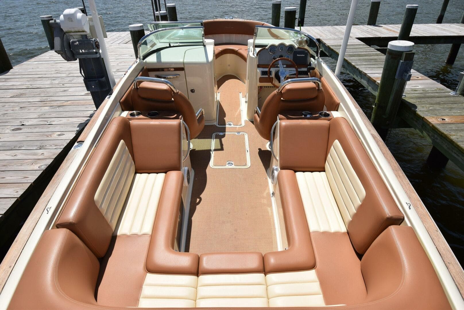 2014 Chris-Craft 25 Launch