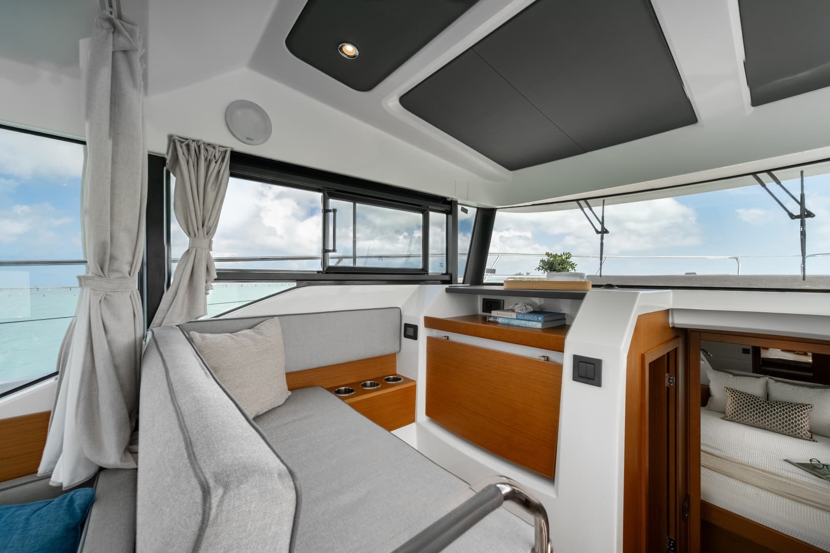 2027 Beneteau Swift Trawler 37