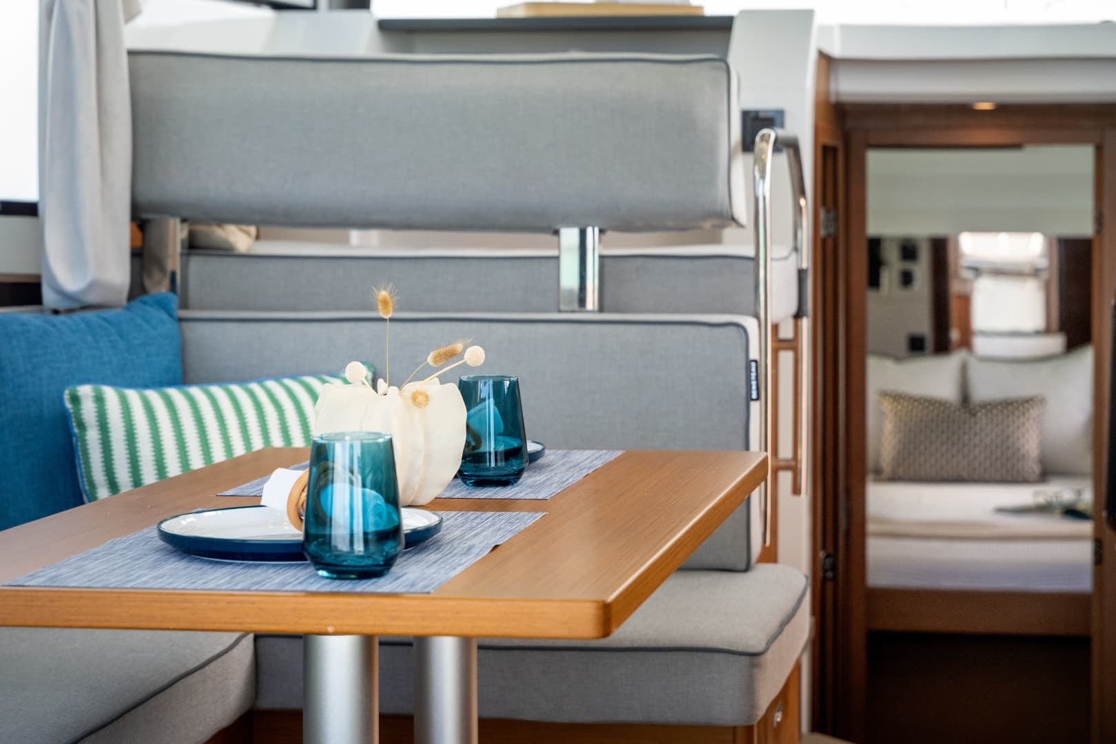 2027 Beneteau Swift Trawler 37