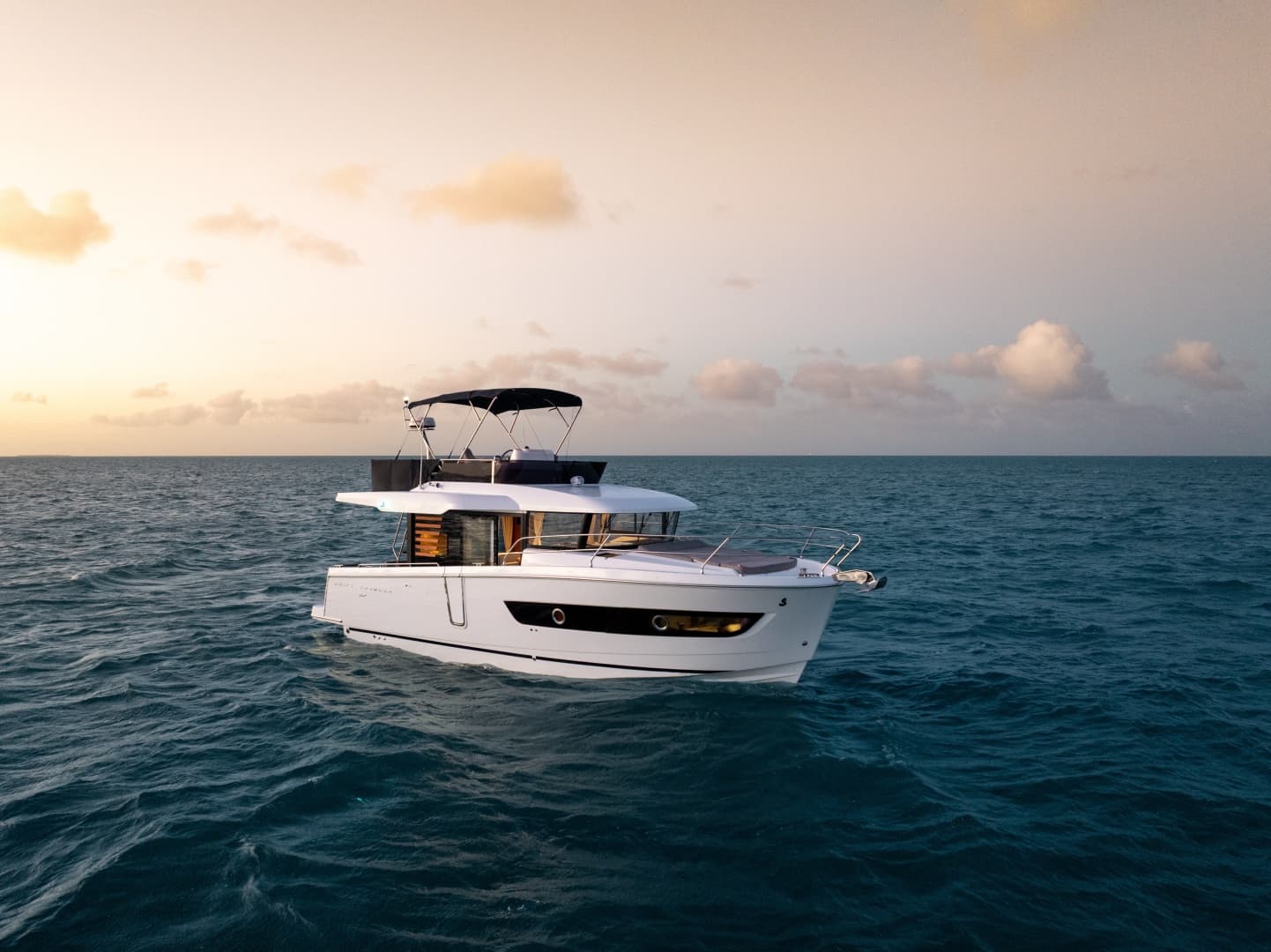 2027 Beneteau Swift Trawler 37