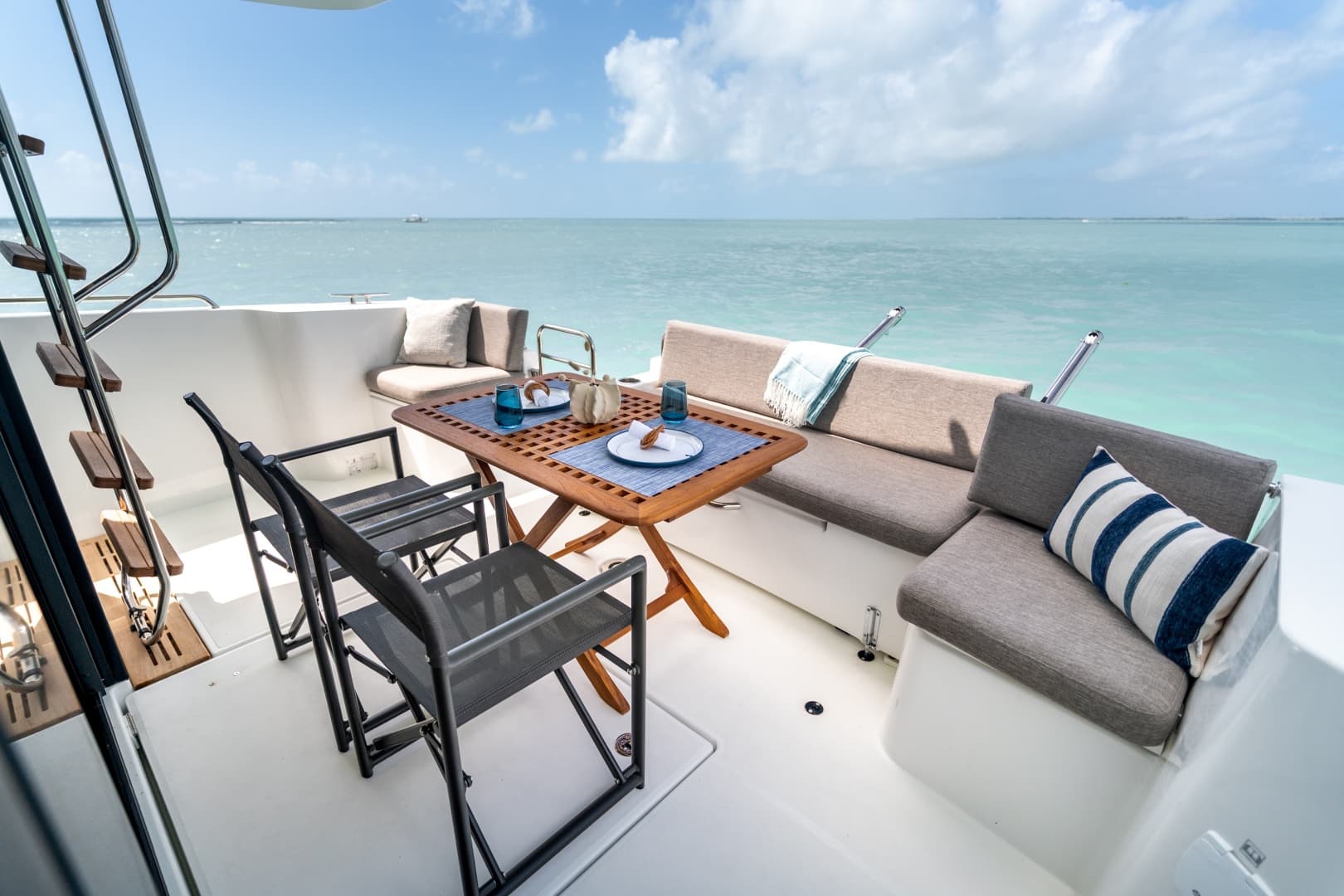 2027 Beneteau Swift Trawler 37