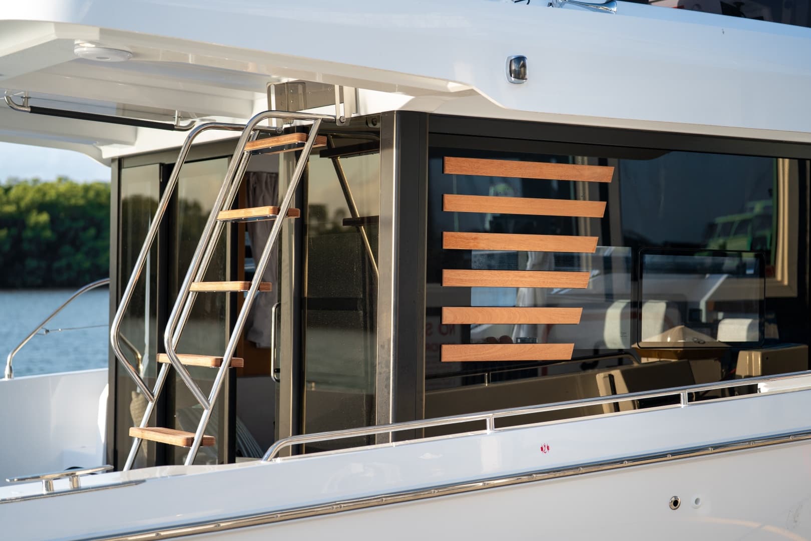 2027 Beneteau Swift Trawler 37