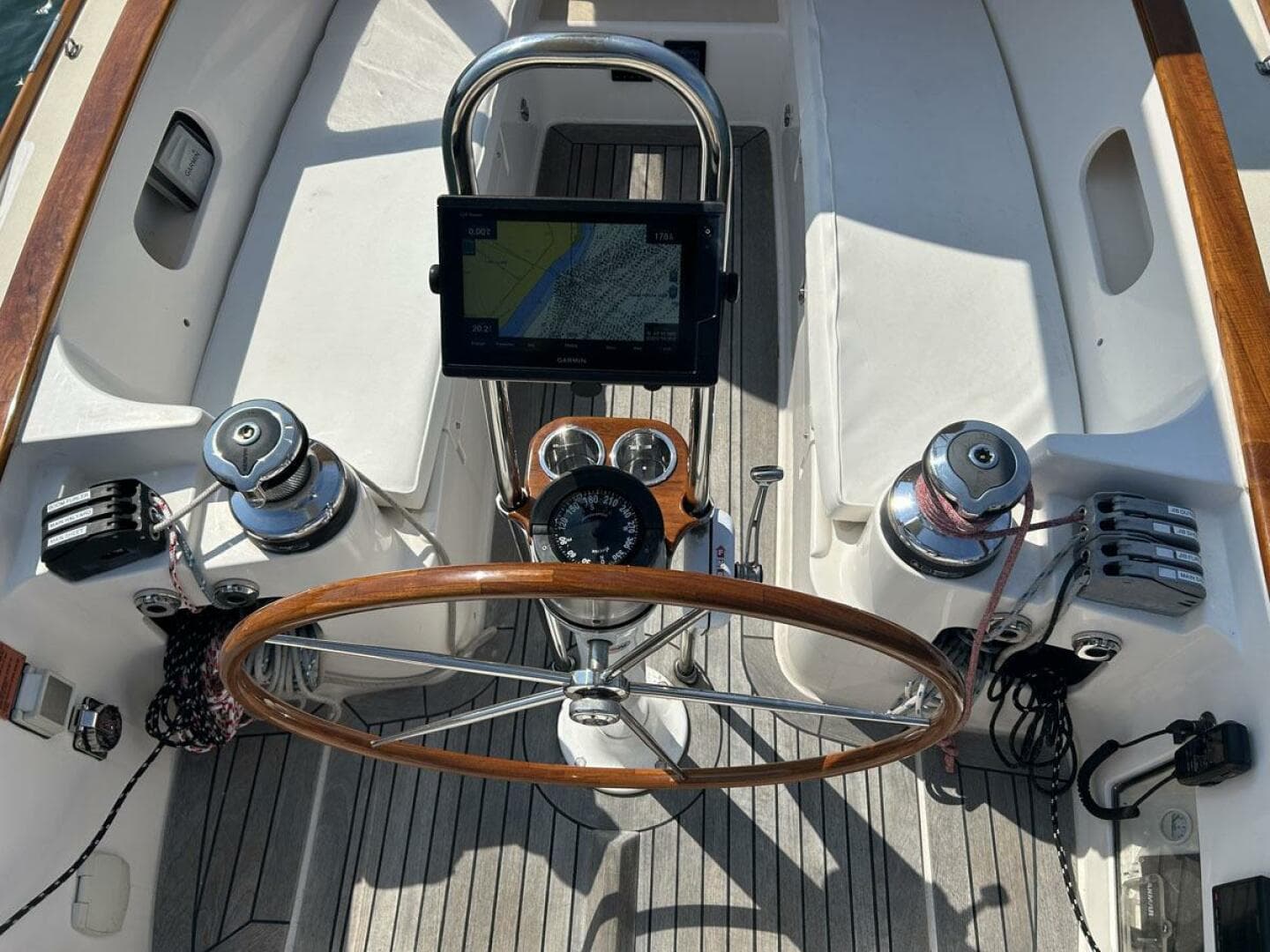 GALLUP, 2011 Alerion 33