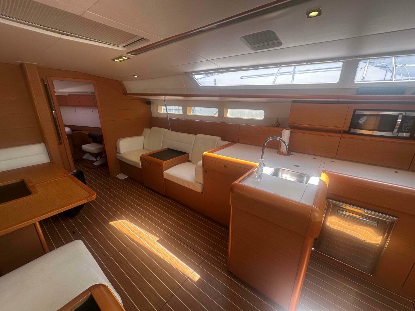 1028 SO509 Main Cabin Starboard