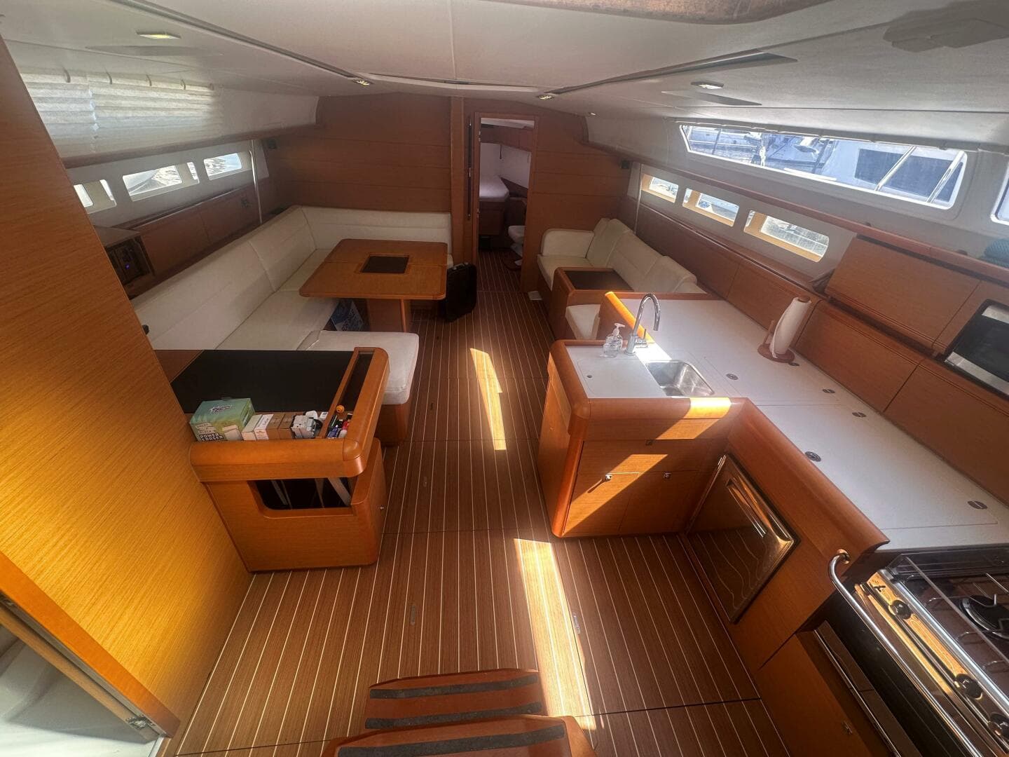 1020 SO509 Main Cabin