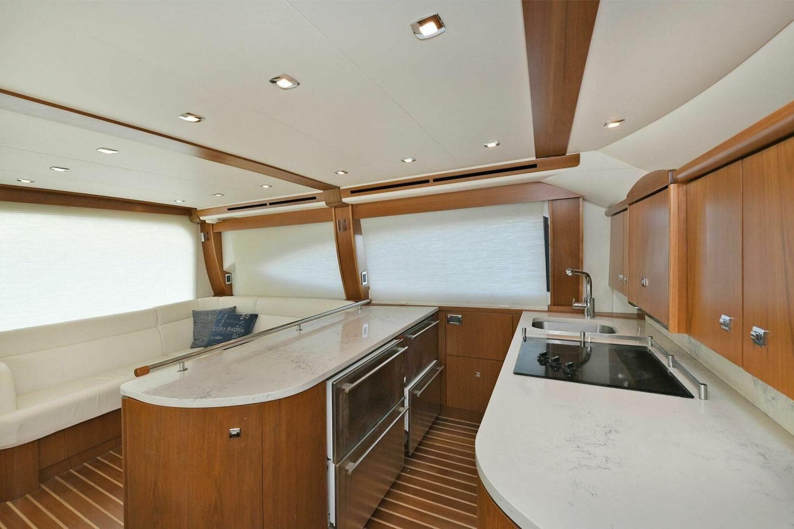 2015 Tiara Yachts 48 Convertible