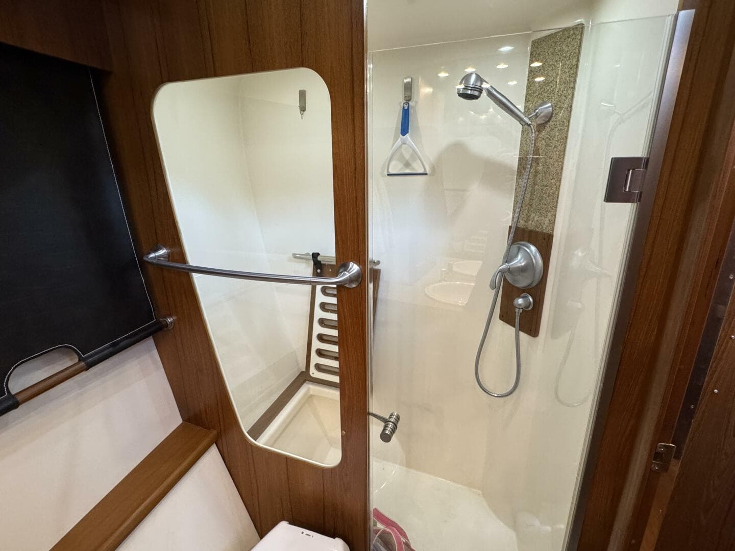 2014 Tiara Yachts 5800 Sovran