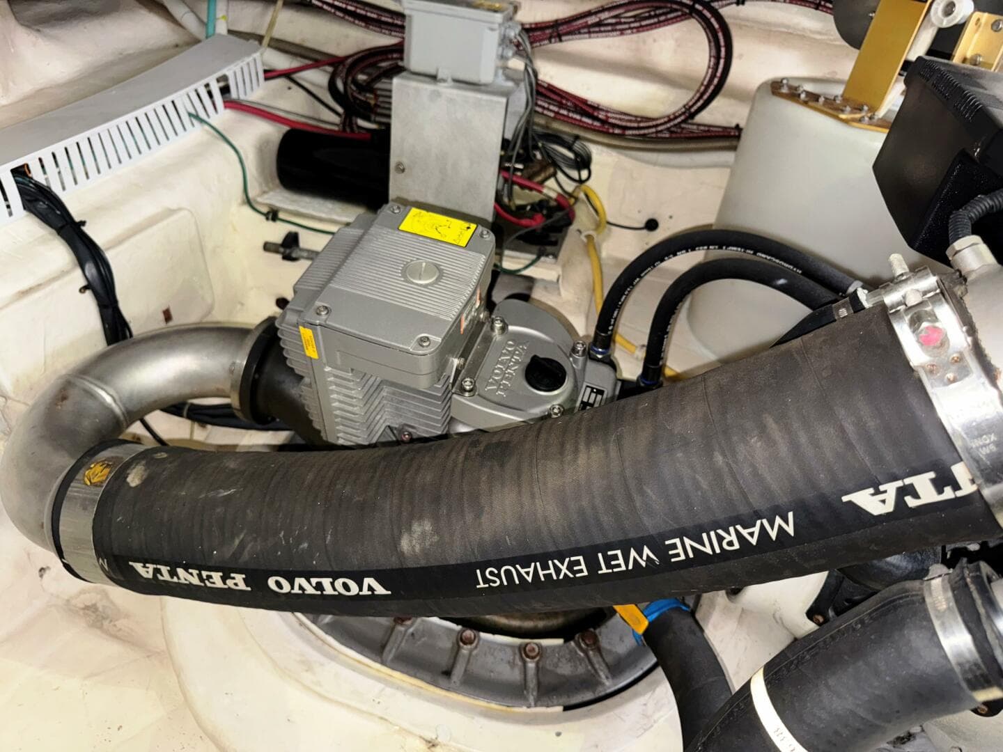 2014 Tiara Yachts 5800 Sovran