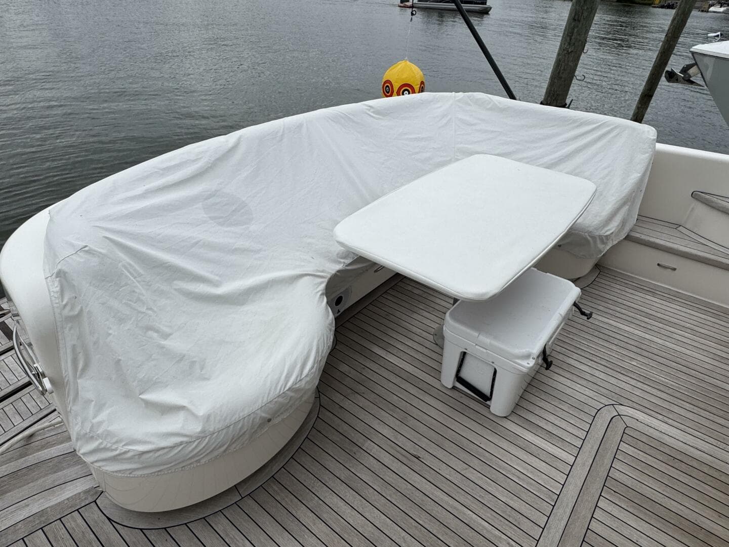 2014 Tiara Yachts 5800 Sovran