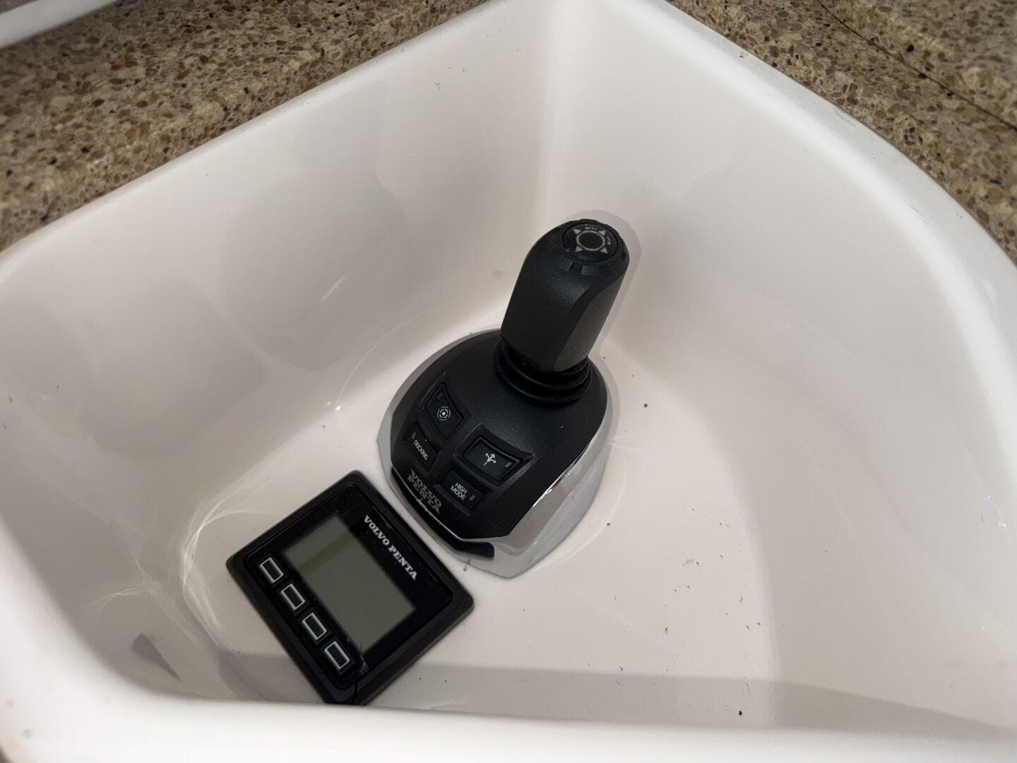 2014 Tiara Yachts 5800 Sovran