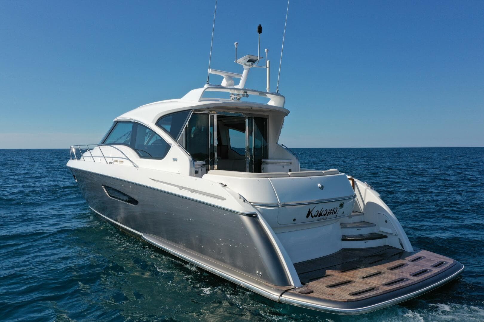 2014 Tiara Yachts 5800 Sovran