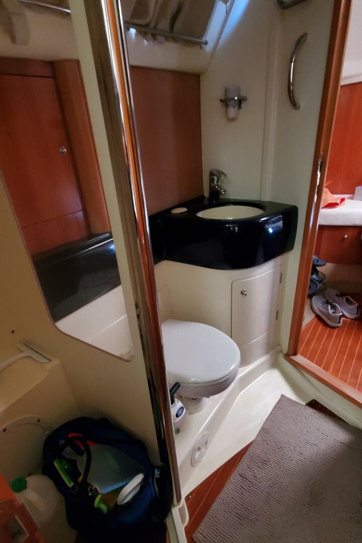 2001 Moody 42 Center Cockpit