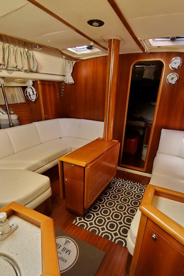 2001 Moody 42 Center Cockpit