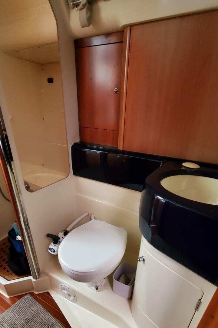 2001 Moody 42 Center Cockpit