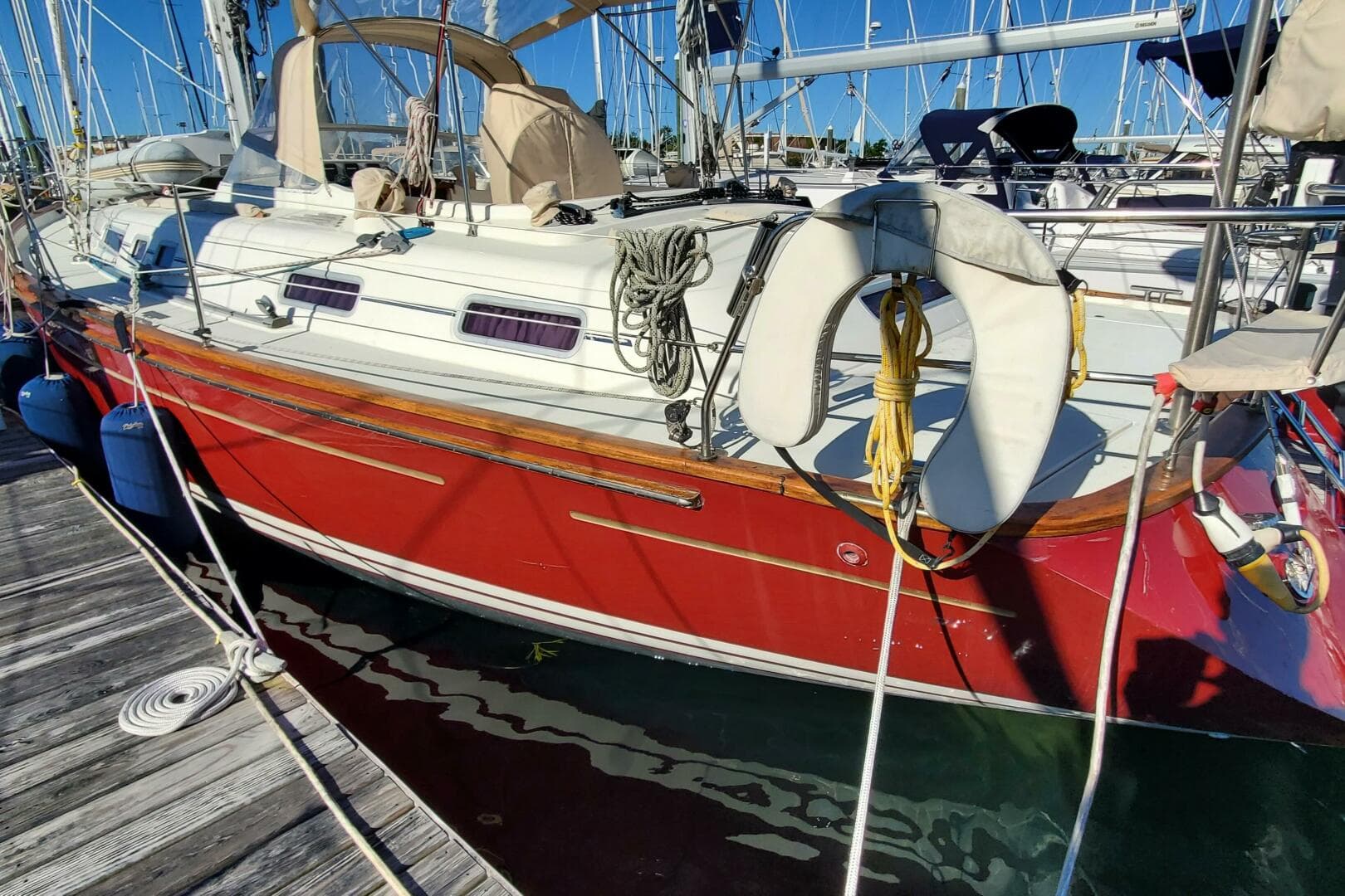 2001 Moody 42 Center Cockpit