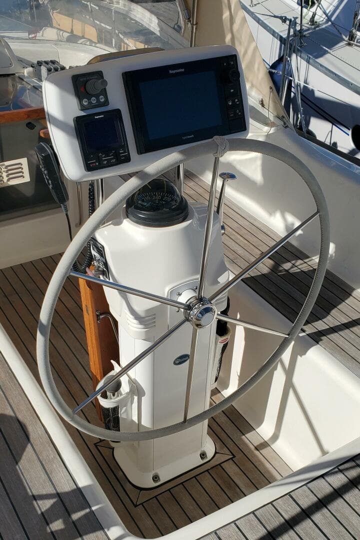 2001 Moody 42 Center Cockpit