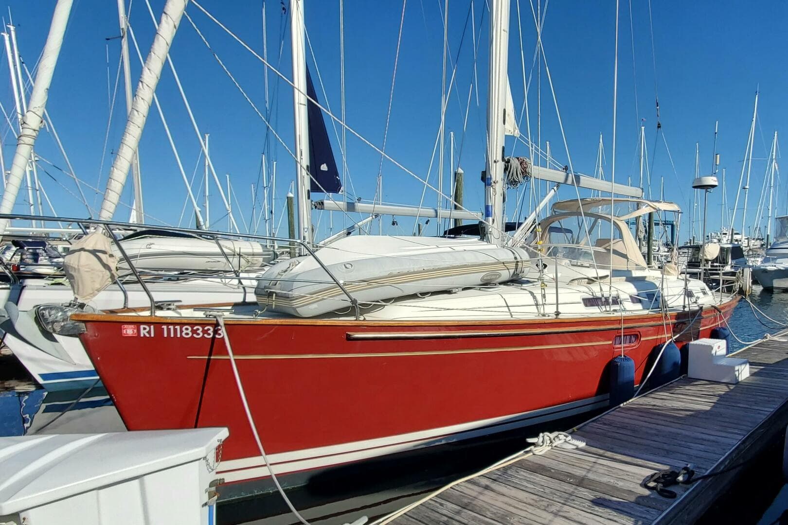 2001 Moody 42 Center Cockpit