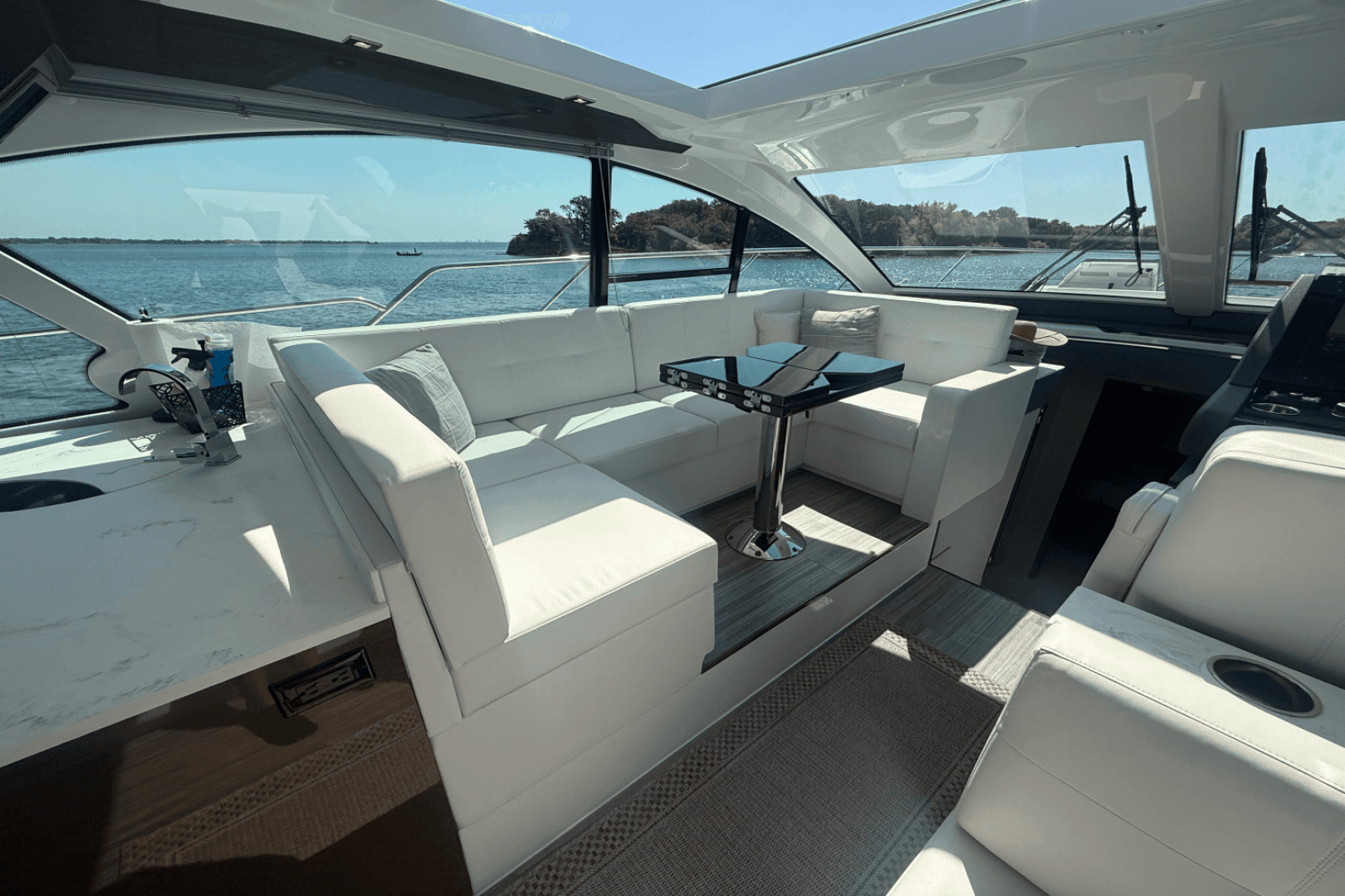 2020 Cruisers Yachts 50 CANTIUS