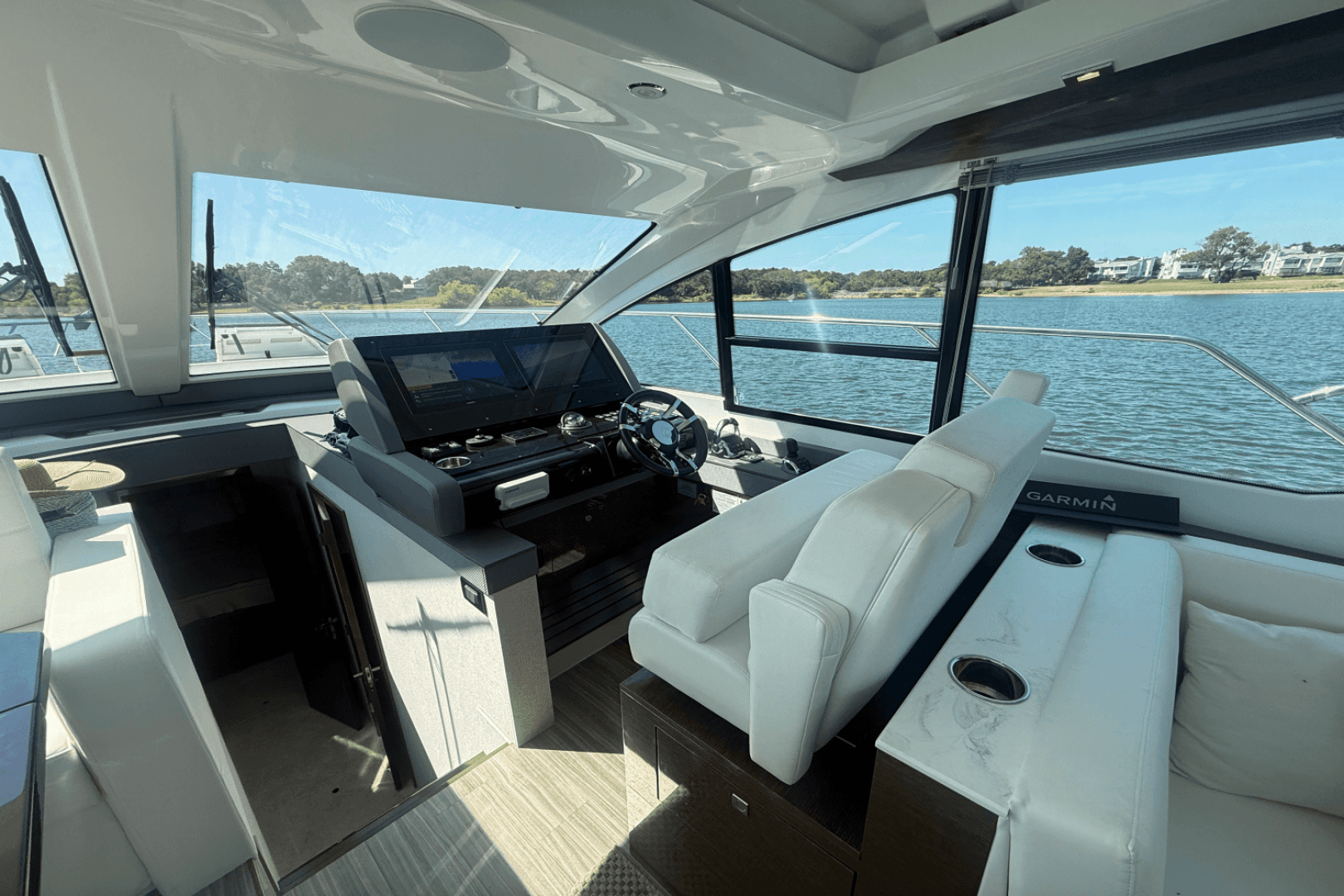 2020 Cruisers Yachts 50 CANTIUS