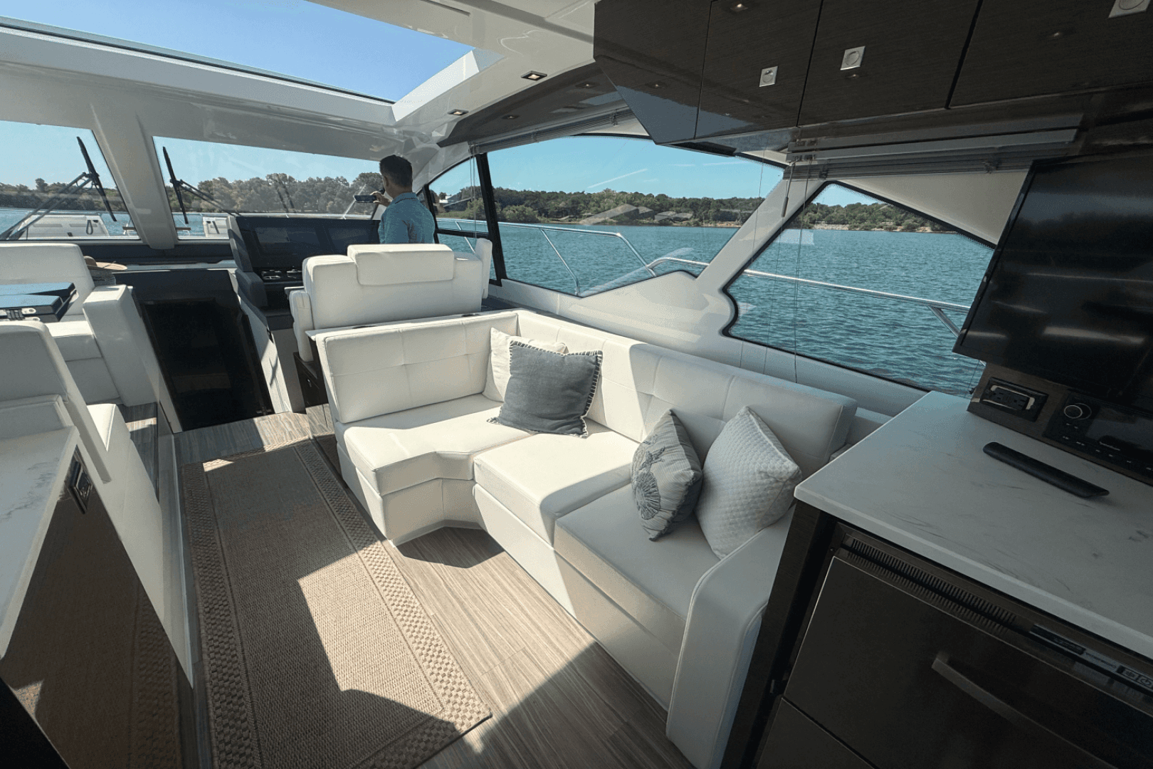 2020 Cruisers Yachts 50 CANTIUS