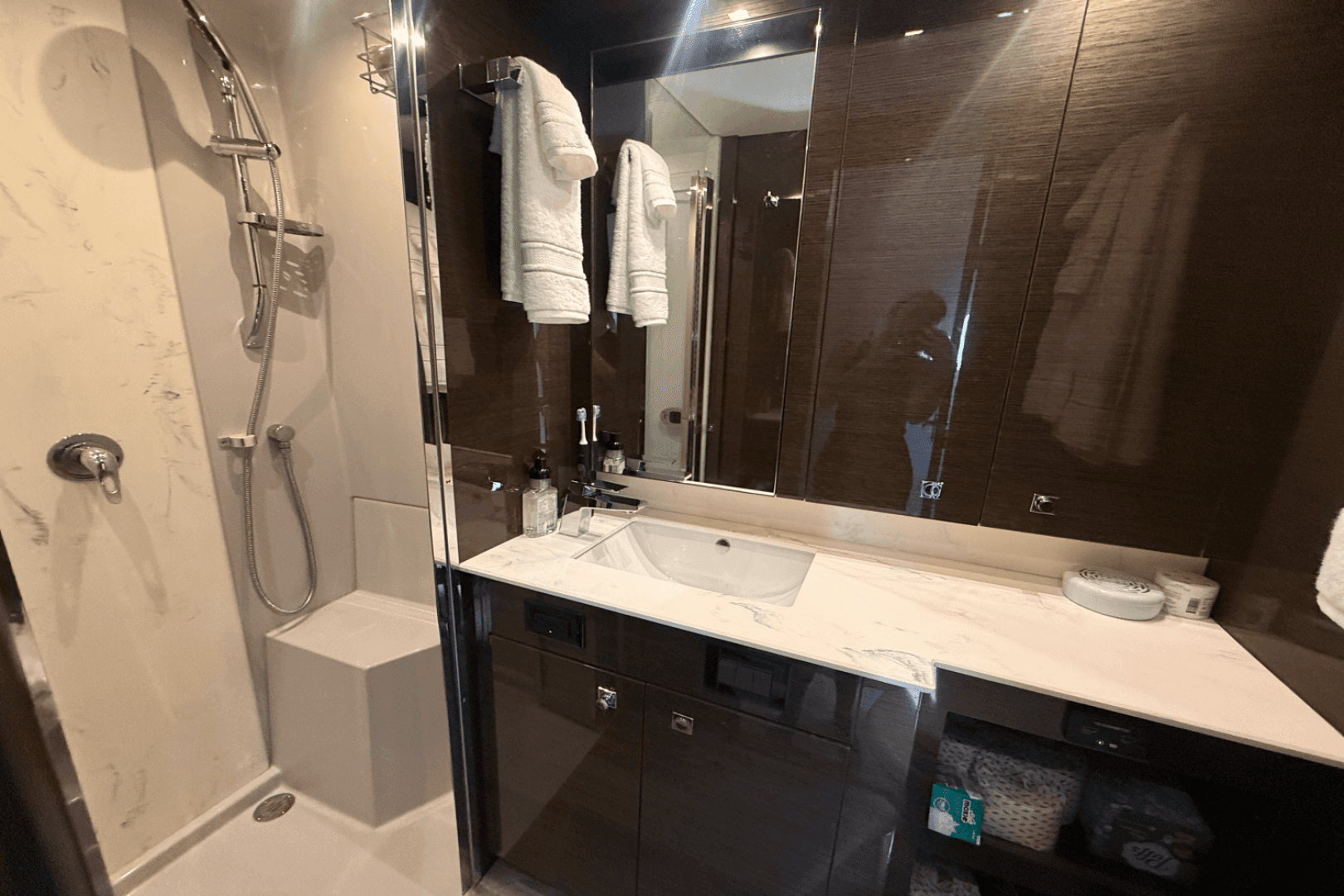 2020 Cruisers Yachts 50 CANTIUS