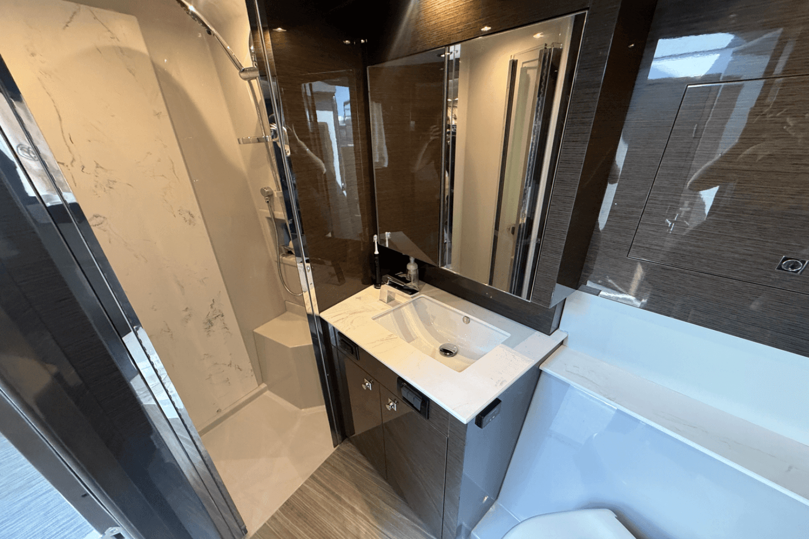 2020 Cruisers Yachts 50 CANTIUS